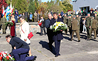 Dzień pamięci o wielkich Polakach. Uroczystości odbyły się na lotnisku w Wilamowie Dzień pamięci o wielkich Polakach. Uroczystości odbyły się na lotnisku w Wilamowie